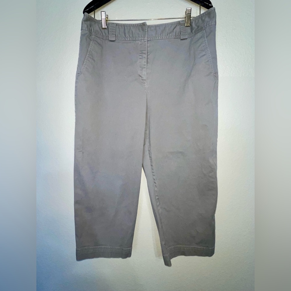 Rafaella women’s Classic Gray Chinos capri